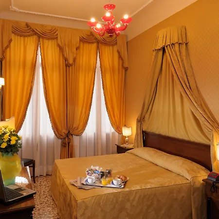 Unahotels Ala Venezia-adults 16 호텔