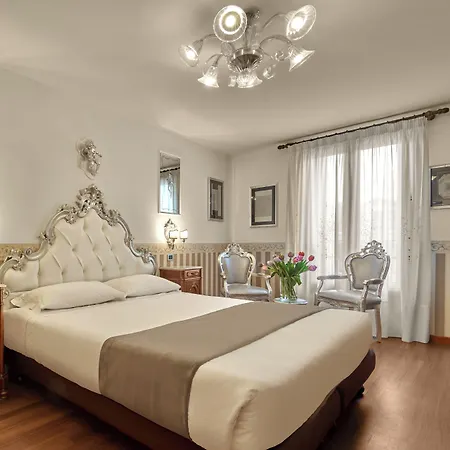 호텔 Unahotels Ala Venezia-adults 16