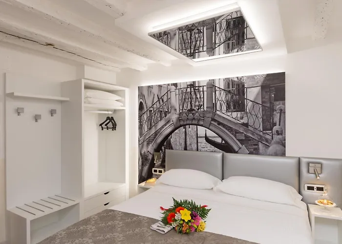 Unahotels Ala Venezia-adults 16
