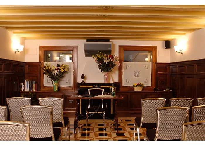 호텔 Unahotels Ala Venezia-adults 16 3*