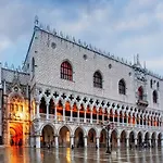 Unahotels Ala Venezia-adults 16 3*