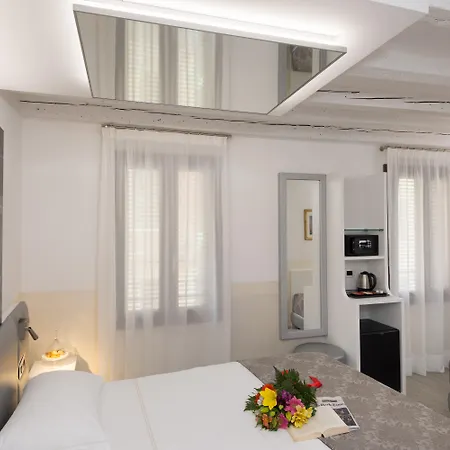 Unahotels Ala Venezia-adults 16 מלון