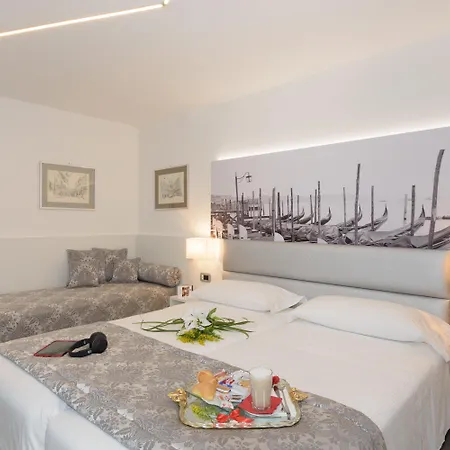 Unahotels Ala Venezia-adults 16 מלון