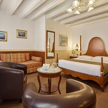 מלון Unahotels Ala Venezia-adults 16 3*