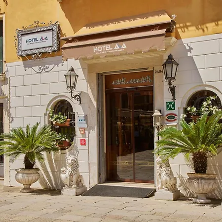 מלון Unahotels Ala Venezia-adults 16 3*
