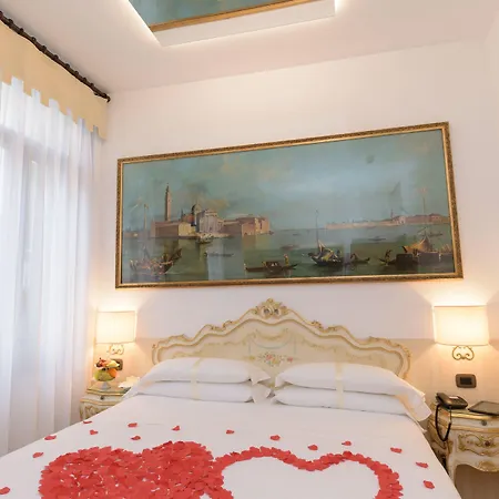 Hotel Unahotels Ala Venezia-adults 16