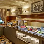 Unahotels Ala Venezia-adults 16 Hotel