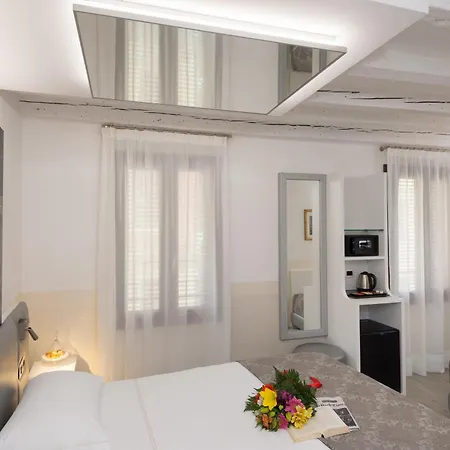 Unahotels Ala Venezia-adults 16 Hotel
