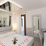 Unahotels Ala Venezia-adults 16