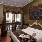 Unahotels Ala Venezia-adults 16 3*