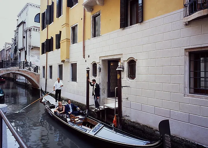 Unahotels Ala Venezia-adults 16