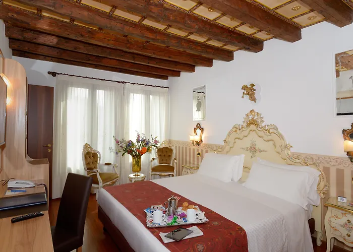 Unahotels Ala Venezia-adults 16