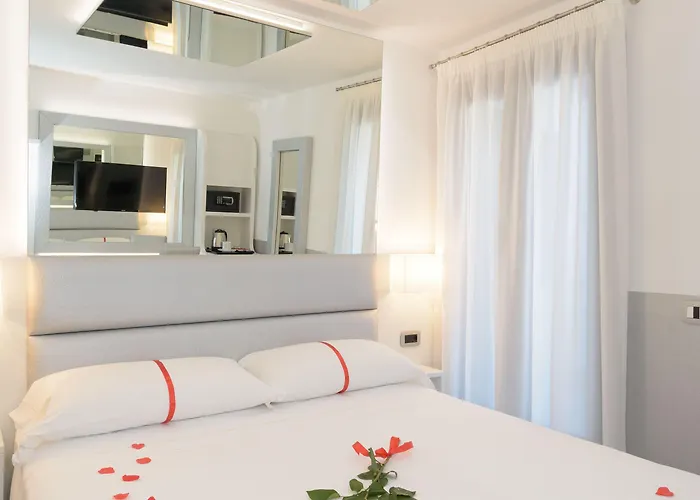Unahotels Ala Venezia-adults 16 Otel 3*