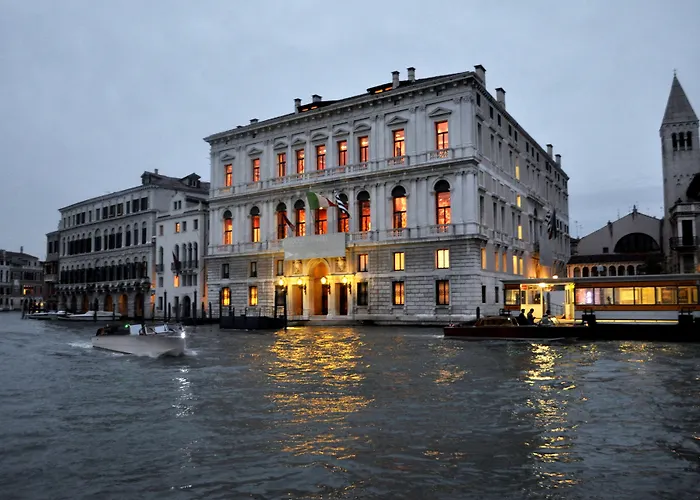 Unahotels Ala Venezia-adults 16 Otel 3*
